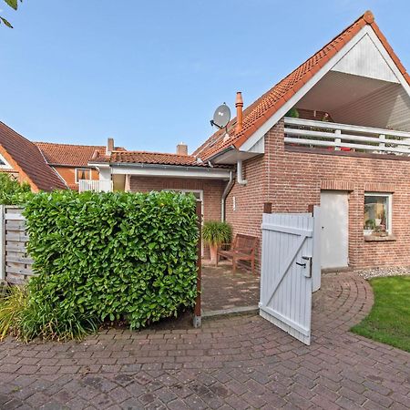 Enticing Holiday Home In Oldenburg With Garden Near Sea Dannau Eksteriør bilde