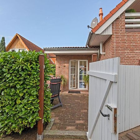 Enticing Holiday Home In Oldenburg With Garden Near Sea Dannau Eksteriør bilde