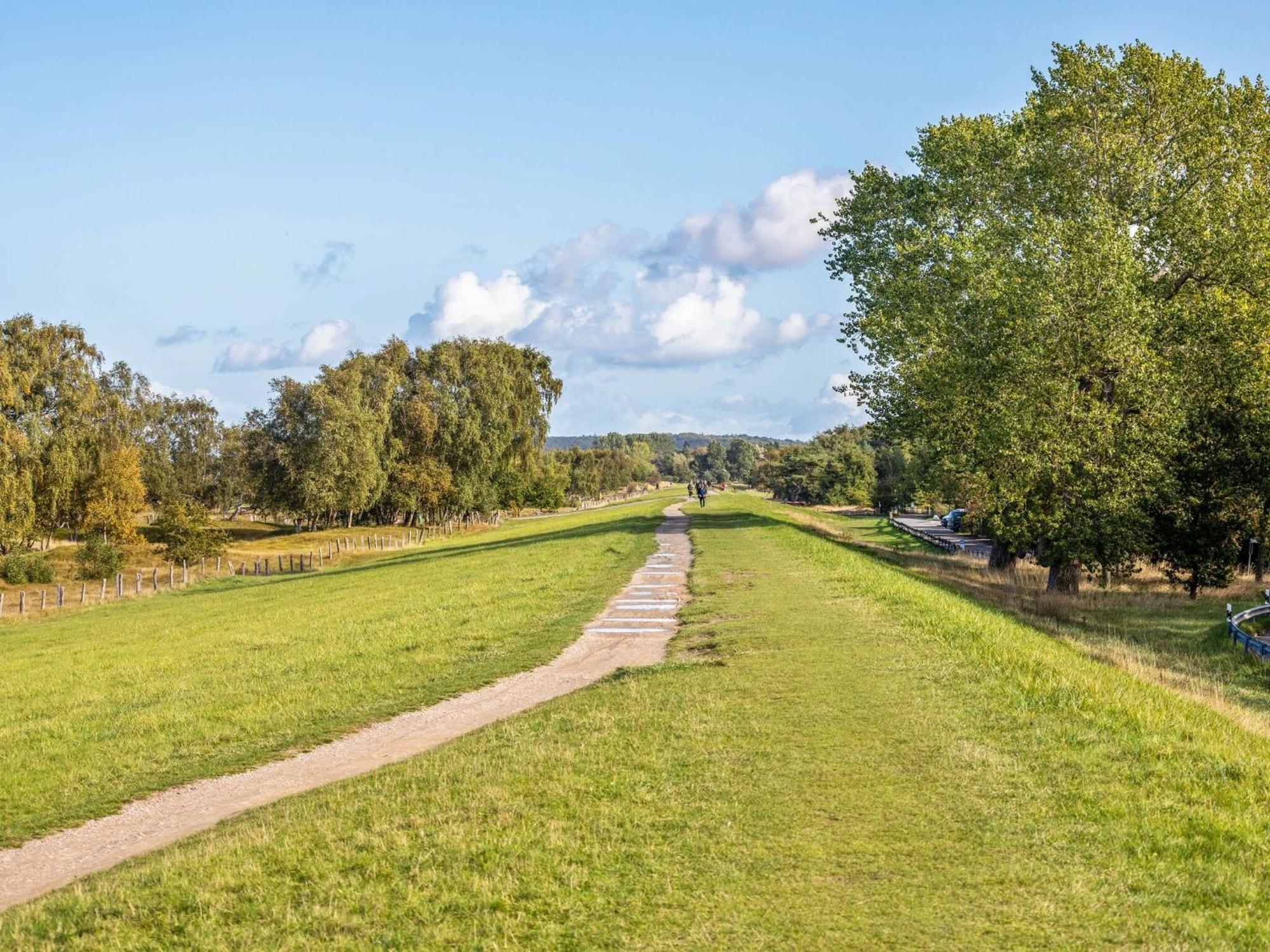 Enticing Holiday Home In Oldenburg With Garden Near Sea Dannau Eksteriør bilde