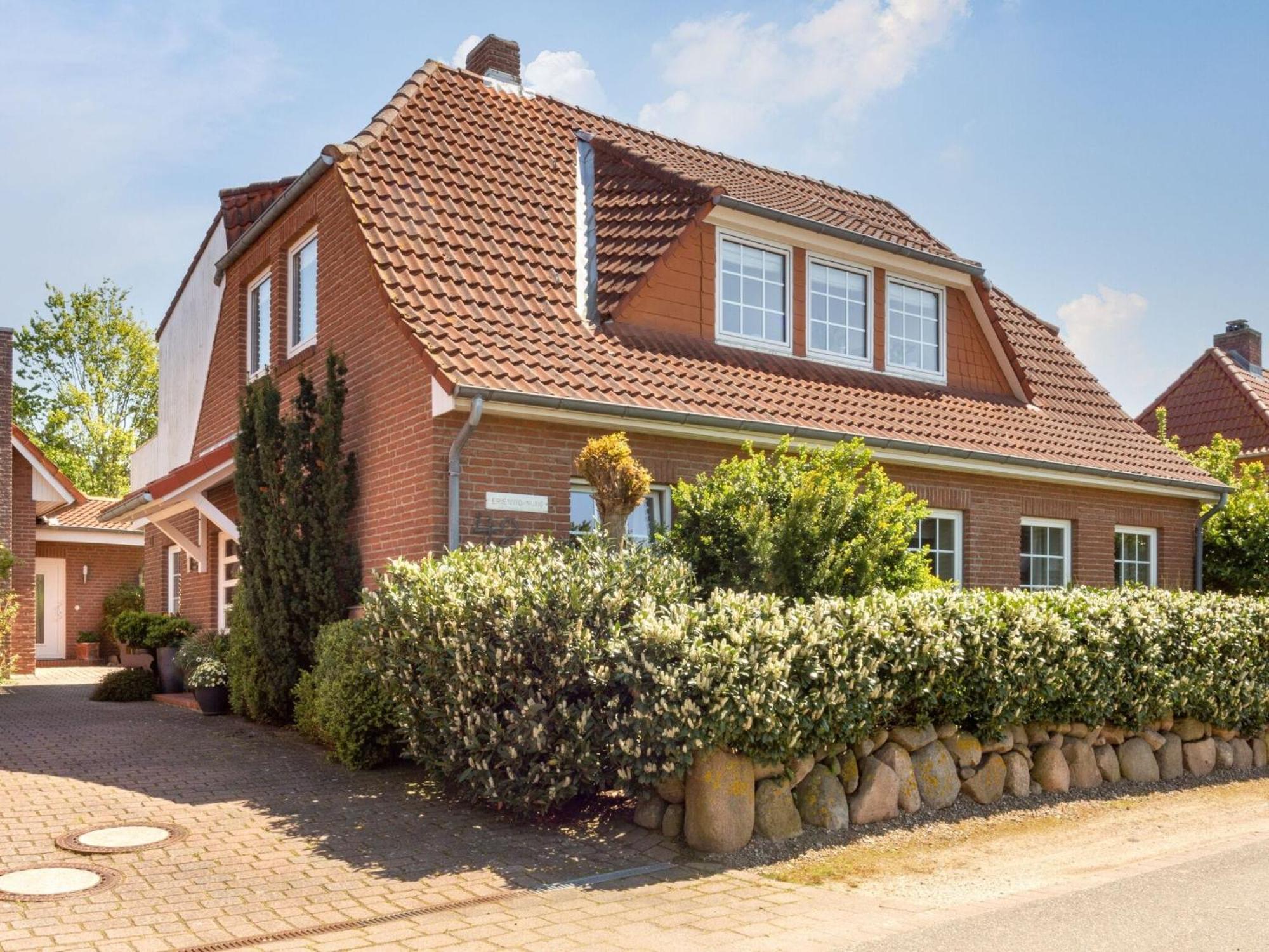 Enticing Holiday Home In Oldenburg With Garden Near Sea Dannau Eksteriør bilde