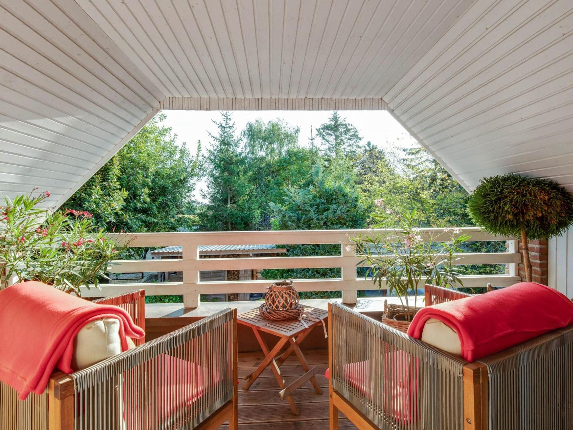 Enticing Holiday Home In Oldenburg With Garden Near Sea Dannau Eksteriør bilde